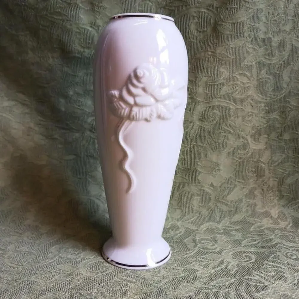 Lenox Rose Blossom Ivory Vase Medium 24 Karat Gold